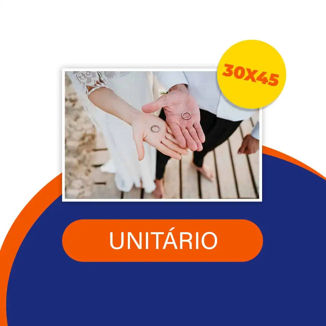 1. Conjunto de alianças em mãos de casal, casamento, história de amor.