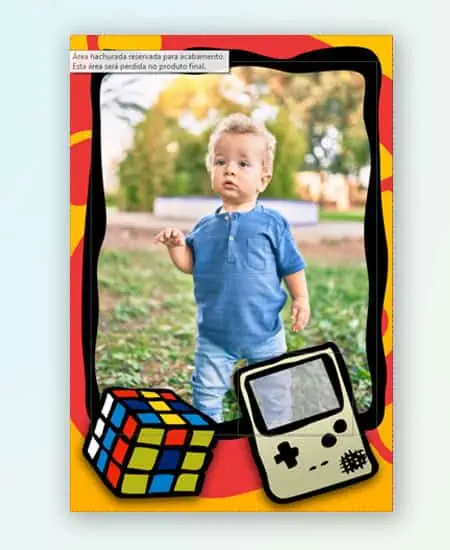 1. Moldura para fotos infantis colorida com temas de jogos e brinquedos para crianças pequenas.