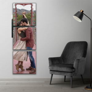 Casal apaixonado no parque suspenso em decoração moderna com quadro decorativo.