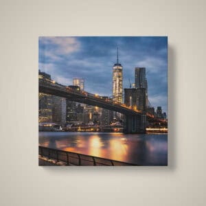 1. Ponte do Brooklyn com skyline de Nova York ao entardecer.