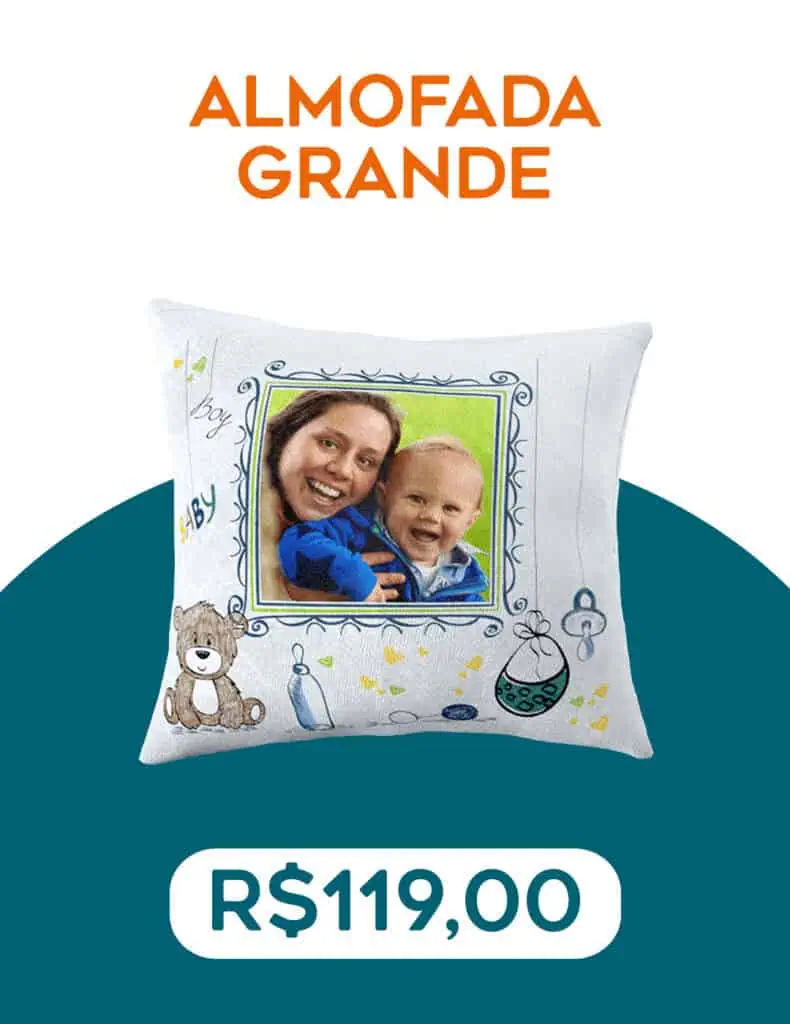 Almofada personalizada com foto de criança e adulto, presente ideal para ocasiões especiais.