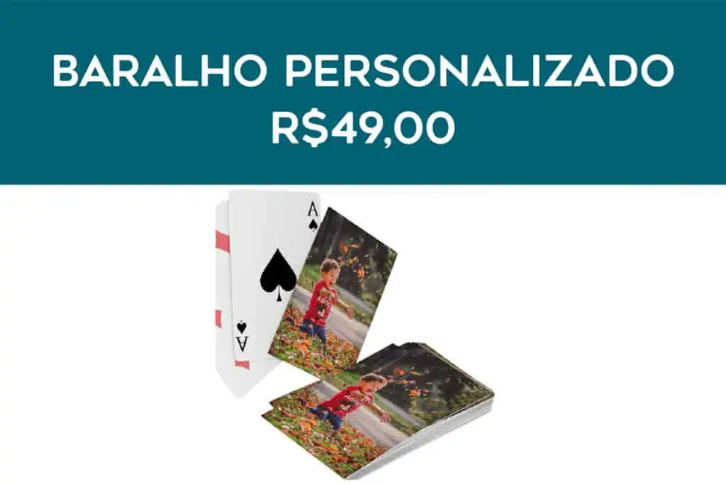 Copo personalizado com foto de criança brincando no parque, presente ideal da Uniko.